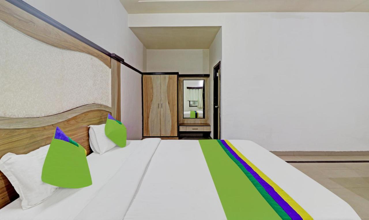 4 View Otel Tājganj Dış mekan fotoğraf