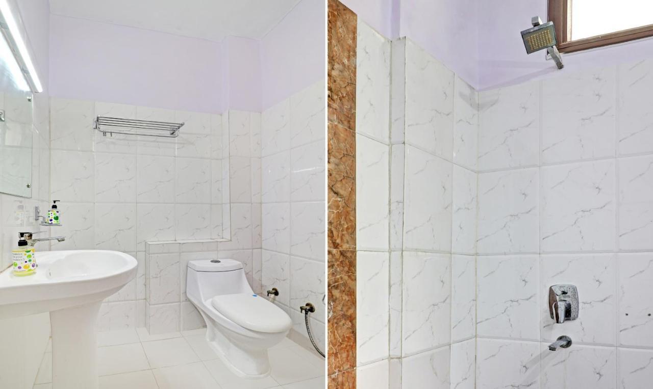 4 View Otel Tājganj Dış mekan fotoğraf